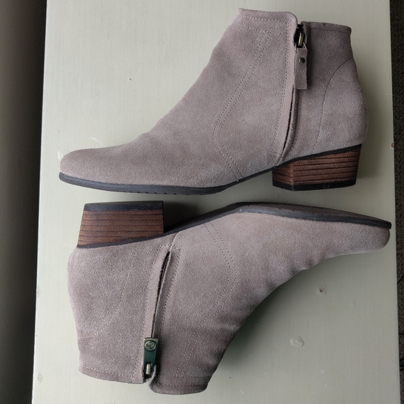 Blondo Ingrid Waterproof Booties - Picture 2 of 6